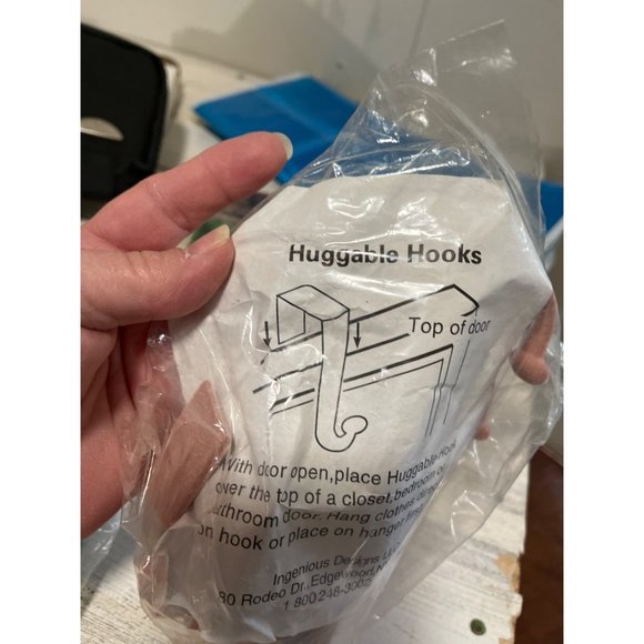 Assorted gifts - Picture 11 of 14